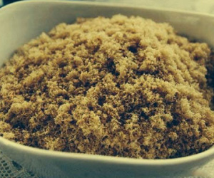 Ruốc giun: Mẹ ghê tay run rẩy tẩm bổ cho con