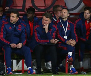 Cầu thủ Man United làm loạn phòng thay đồ