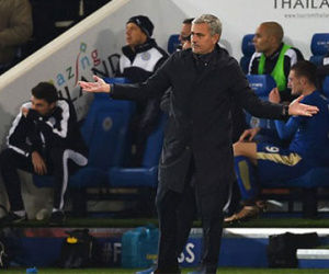 Chelsea họp 9 tiếng để quyết định tương lai Mourinho