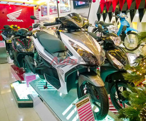 Cuối năm, SH và Air Blade lại tiếp tục chiêu bài "khan hàng, đội giá"