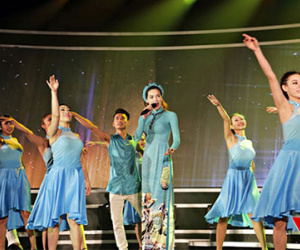 Hà Hồ hát remix "Quảng Bình quê ta ơi" gây tranh luận