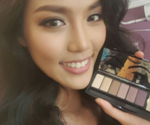 Lan Khuê bật mí mẹo tự make up trước giờ G