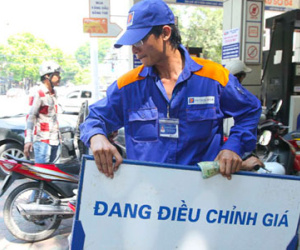Xăng giảm giá từ 15h
