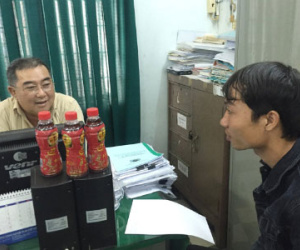 Hội BVQLNTD Cần Thơ từ chối nhận chai trà thảo mộc bị lợn cợn