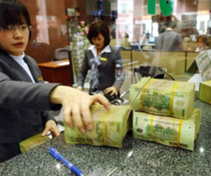 Ngân hàng bắt đầu tăng lãi suất VND