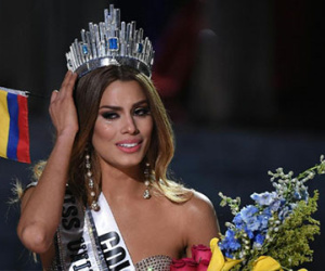 Tổng thống Colombia sốc khi hoa hậu bị trao nhầm vương miện