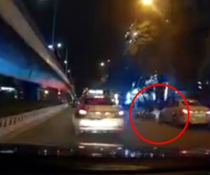 Clip: "Xe điên" BMW biển xanh đâm người rồi bỏ chạy trên phố Hà Nội