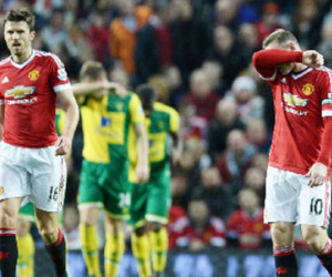 Lần đầu tiên sau 15 năm, Manchester và Merseyside cùng thua ở giải Ngoại hạng