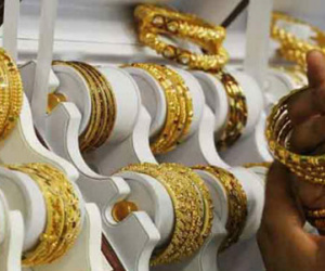 Giá vàng tiếp tục suy yếu