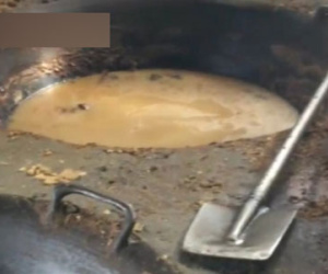 Mục kích cơ sở sản xuất mỡ “siêu bẩn” lớn nhất Hà Nội