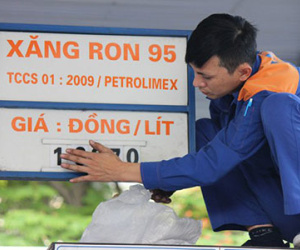 Vẫn thất vọng với 12 lần giảm giá xăng trong năm 2015