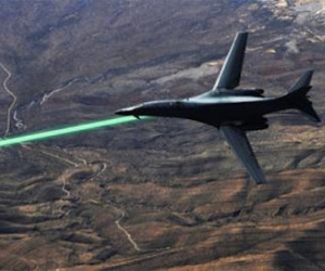Vũ khí laser trên máy bay Mỹ: Rất yếu?