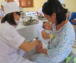 ”Cơn sốt” vắc-xin: "Người dân hiểu sai về Quinvaxem"
