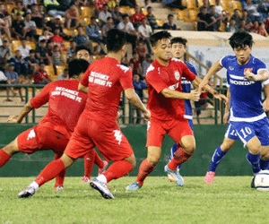 Công Phượng kiến tạo, U23 VN hòa ĐKVĐ V.League