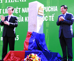 Việt Nam - Campuchia khánh thành hai mốc biên giới