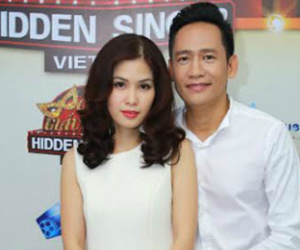 Vợ Duy Mạnh cười khi nghe chồng tâm sự về người phụ nữ khác