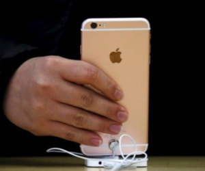 Apple giữ mình trên đỉnh thế giới ra sao?