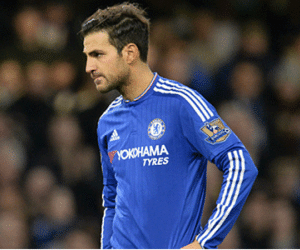 Cesc Fabregas sẽ bị "trừng phạt" ở trận Chelsea gặp Man United?