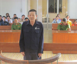 Cụ già hiếp dâm bé gái 10 tuổi
