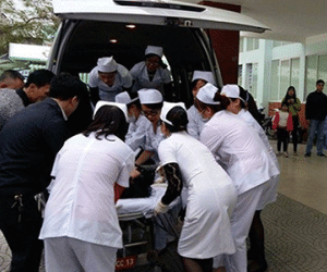 Hơn 1.000 người nhập viện ở Hải Phòng: "Cơm của chúng em đen sì"