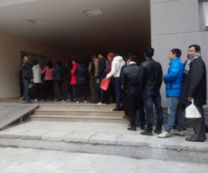 "Kỳ lạ" xếp hàng mua "thần dược" chữa dạ dày ở giữa Thủ đô