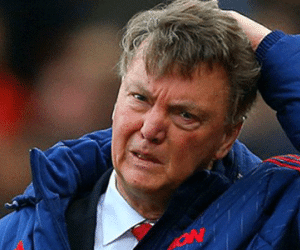 Van Gaal thừa nhận hết ý tưởng để thoát khỏi khủng hoảng