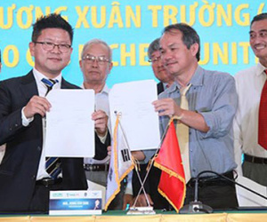 Bầu Đức: "Giàu tôi mới chơi"