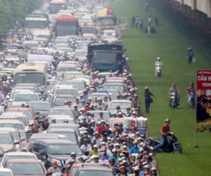 Chuyên gia giao thông: "Ít nhất 5-10 năm nữa Hà Nội mới có thể hạn chế xe cá nhân"