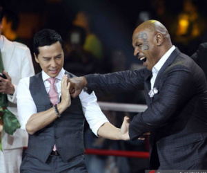 Loạt ảnh Chân Tử Đan đối đầu Mike Tyson gây sốt