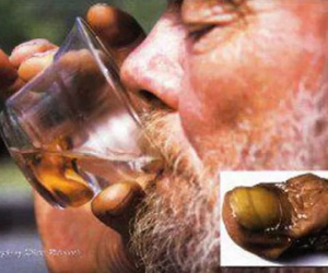 Ngôi làng nổi tiếng nhờ món rượu ngâm với ngón chân người