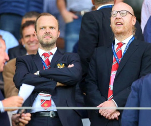Vì sao ban lãnh đạo MU không muốn sa thải Van Gaal?
