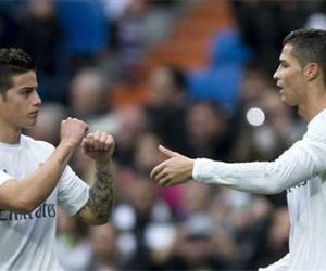 Ronaldo lập cú đúp, Real bám sát hai đội dẫn đầu