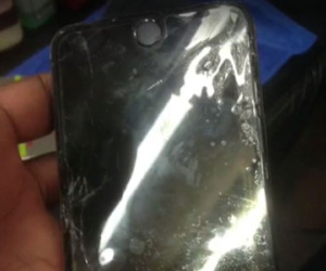 Thêm trường hợp iPhone bắt lửa khi sạc