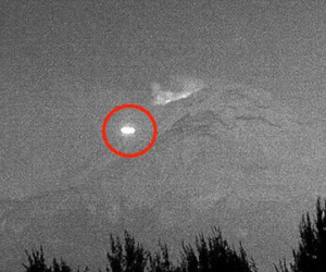 UFO xuất hiện gần núi lửa ở Mexico