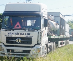 Điều tra xe đầu kéo xì khí lạ khiến hàng trăm cư dân ngất xỉu