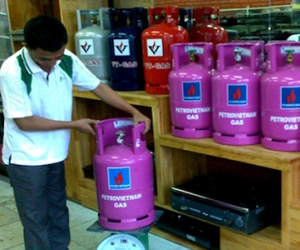 Giá gas giảm 31.000 đồng/bình 12kg từ hôm nay, 1/1/2016