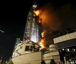 Siêu khách sạn Dubai chìm trong biển lửa đêm giao thừa