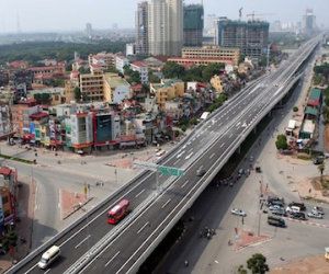 Ngân sách địa phương hết tiền: Do hụt thu hay "vung tay quá trán"?