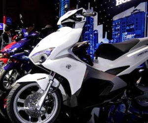 Xe máy cũng phải sang: Dân Việt chơi tay ga
