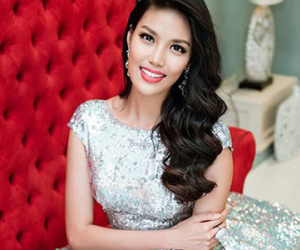 Hoa khôi Lan Khuê: "Tôi từng mơ ước trở thành nhà văn"