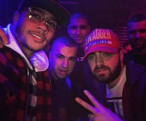 Phớt lờ chỉ trích, Memphis Depay tiếp tục lối sống buông thả