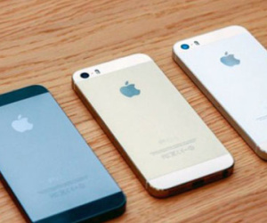 Cô gái đi xe đạp điện bị cướp 3 điện thoại iPhone