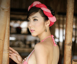 Cuộc sống hào nhoáng của Ngọc Quyên trước khi sang Mỹ bán đồ sale