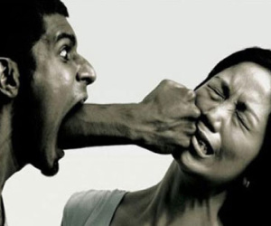 Đánh vợ hờ, đâm chết hàng xóm rồi tự sát