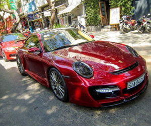 Siêu xe Porsche 911 độ Techart màu đỏ ở Sài Gòn