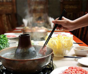 Ăn lẩu dễ bị ung thư đại trực tràng