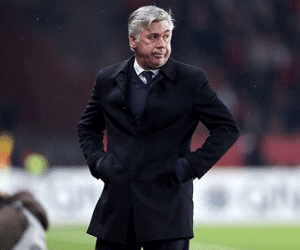 Chần chừ với Van Gaal, MU để mất Ancelotti
