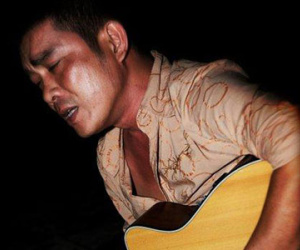 Cuộc đời lầm lạc, làm thợ may ít biết của con trai Chế Linh