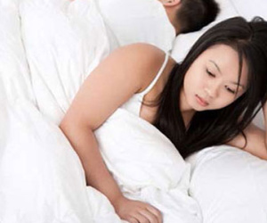 Khổ như bị chồng hiếp dâm: Cố chiều chồng hết cỡ cả khi mang bệnh