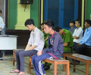Nam sinh đâm chết người vì bạn gái bị nói xấu trên facebook